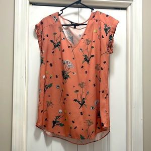 Women’s size medium top